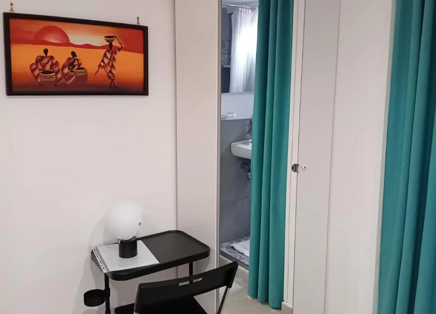Guest house Room In Guest Room - Very Central Room Consisting Of 2 Very Comfortable Sofa Beds With En-Suite Bathroom Catania Italy